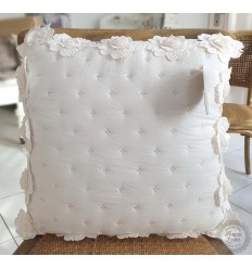 Kissen mit Blumen-Spitze von Blanc Mariclo